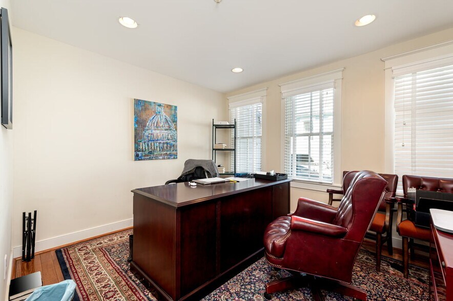 More Photos Of 27 Maryland Ave, Annapolis Office Residential For Lease