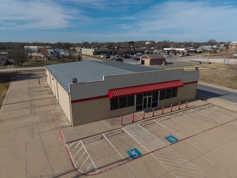 More Photos Of 1106 Conrad Hilton Blvd, Cisco Freestanding For Sale