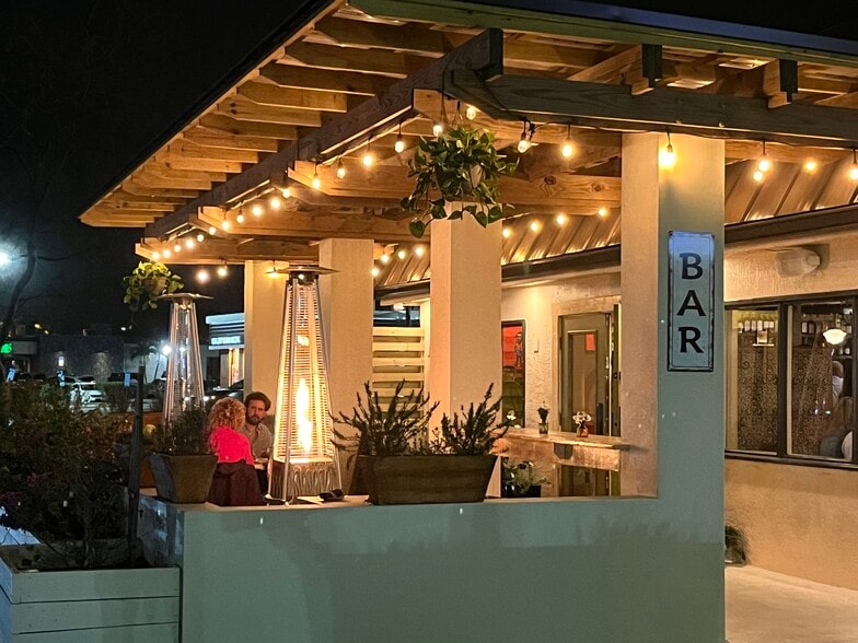 Primary Photo Of 1518 S Dixie Fwy, New Smyrna Beach Restaurant For Sale