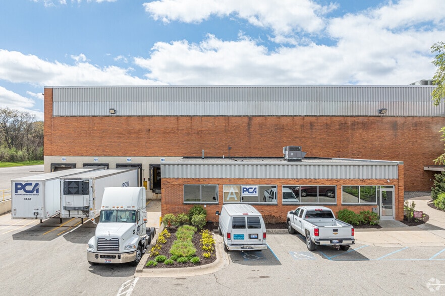 More Photos Of 1120 36th St SE, Grand Rapids Distribution For Lease