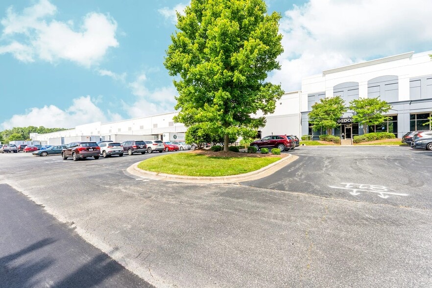 More Photos Of 657 Brigham Rd, Greensboro Unknown For Lease