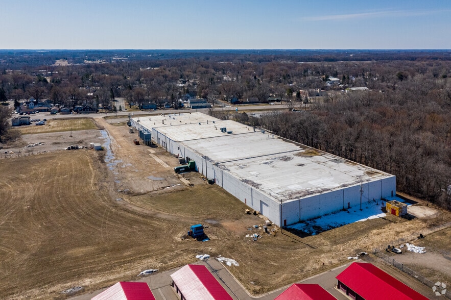More Photos Of 5370 Highway 12, Maple Plain Manufacturing For Lease