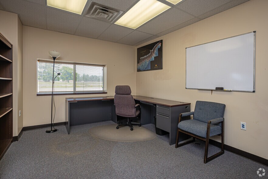 More Photos Of 730 E Kaliste Saloom Rd, Lafayette Distribution For Sale