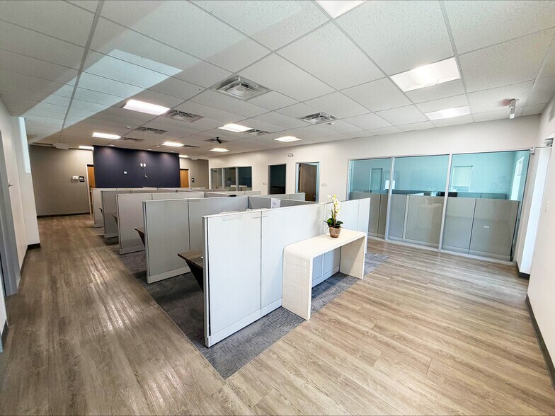 More Photos Of 1640 Brittmoore Rd, Houston Warehouse For Sale