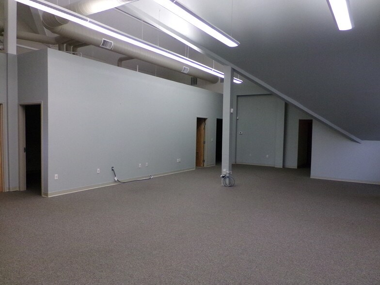 More Photos Of 171 Daniel Webster Hwy, Belmont Storefront Retail Office For Lease