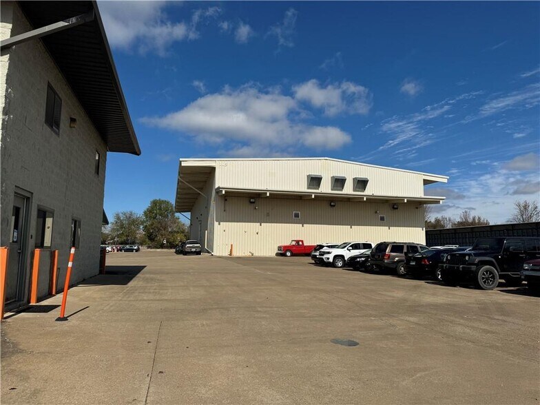 More Photos Of 1705 S Walton Blvd, Bentonville Office For Sale