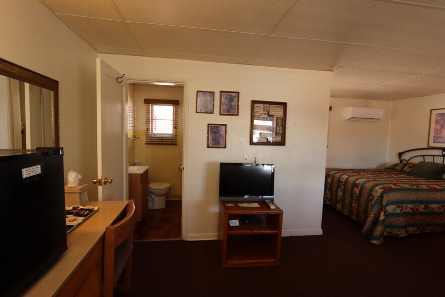 More Photos Of 410 Fremont St, Tombstone Hotel For Sale