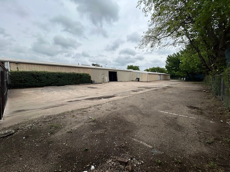 More Photos Of 3228 Beckley Rd, Lancaster Warehouse For Sale