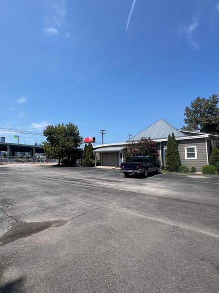 More Photos Of 901 S 5th St, Nashville Office For Lease