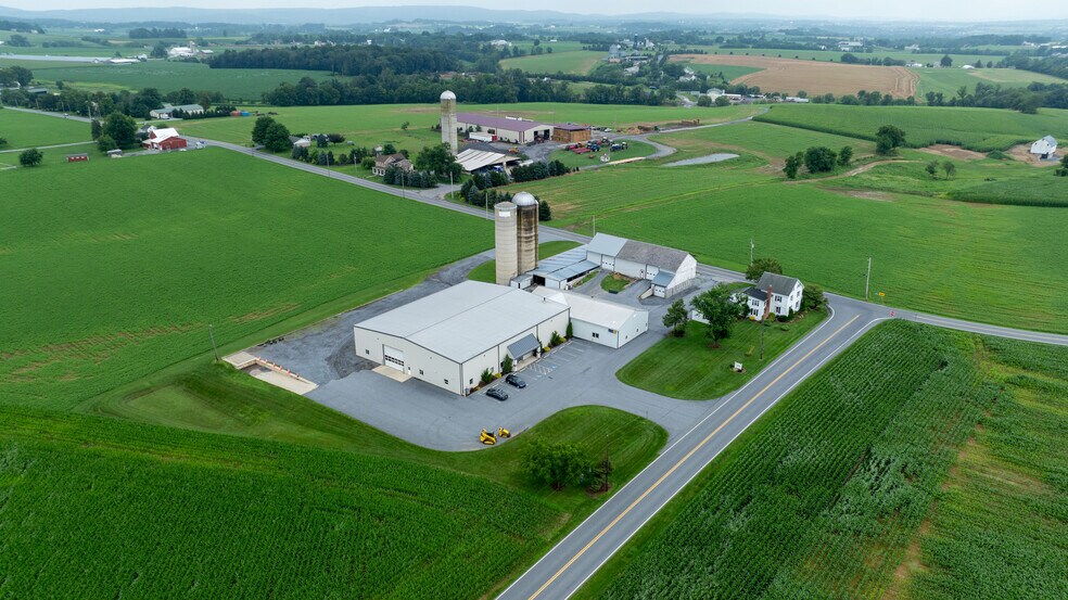 More Photos Of 608 Fairview Rd, Manheim Specialty For Lease