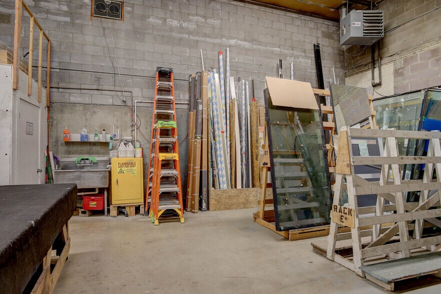 More Photos Of 5985 Lamar St, Arvada Warehouse For Lease