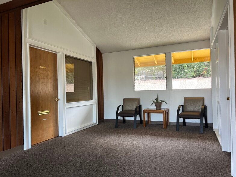 More Photos Of 2121 Redwood St, Vallejo Medical For Lease