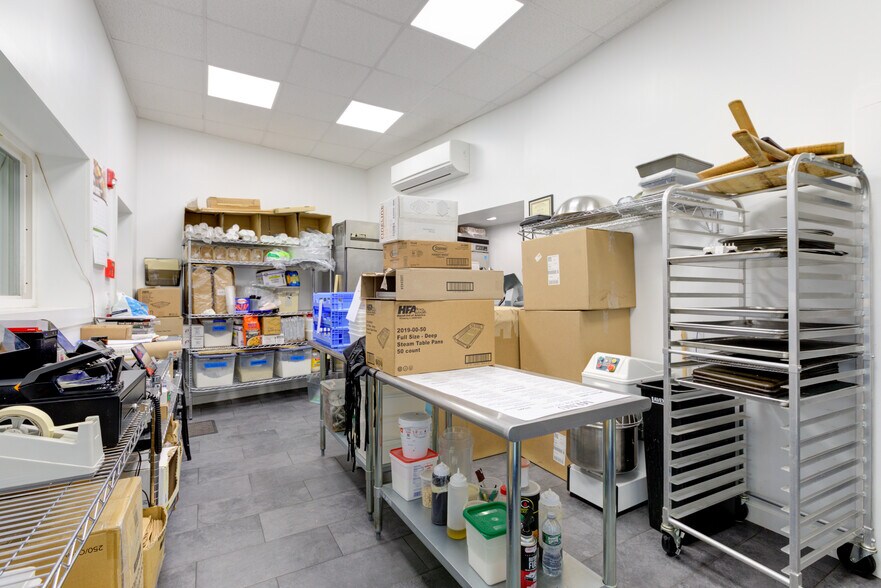 More Photos Of 1517 N 4th St, Philadelphia Showroom For Sale