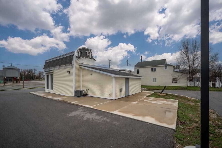 More Photos Of 508 E Houghton Ave, West Branch Freestanding For Sale