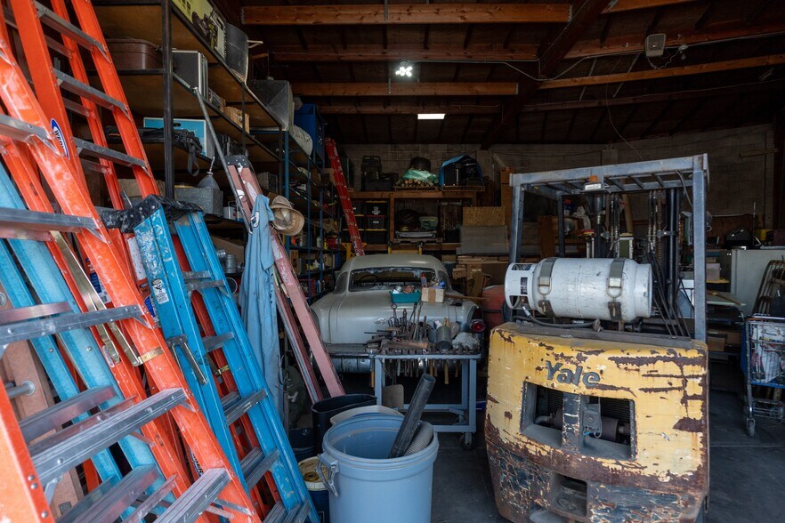 More Photos Of 2579 Atwater Blvd, Atwater Freestanding For Sale