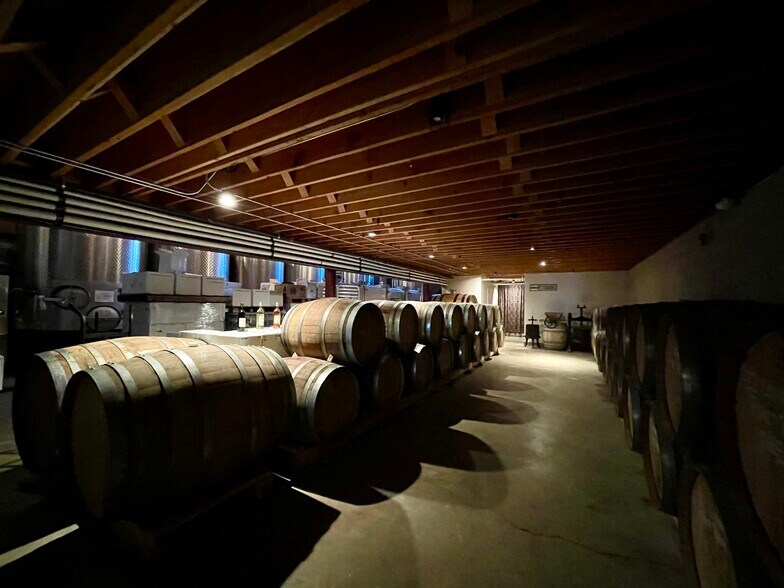 More Photos Of 2246 Larimer St, Denver Storefront For Lease