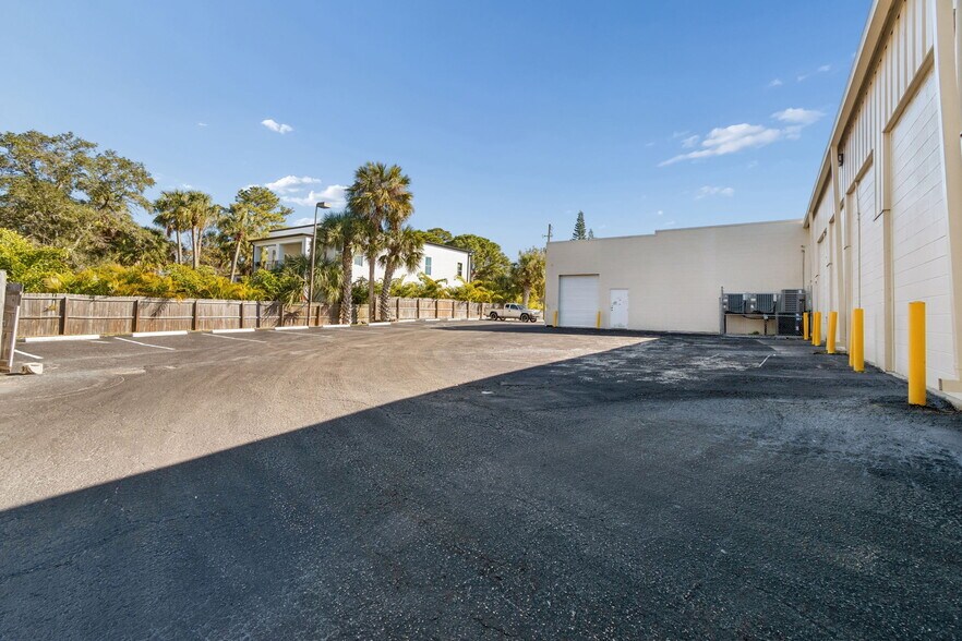 More Photos Of 7400 US Highway 19, New Port Richey Storefront For Lease