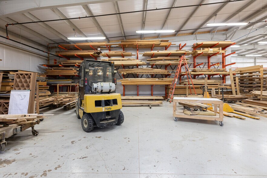 More Photos Of 641 Acorn Dr, Harrisonburg Manufacturing For Sale