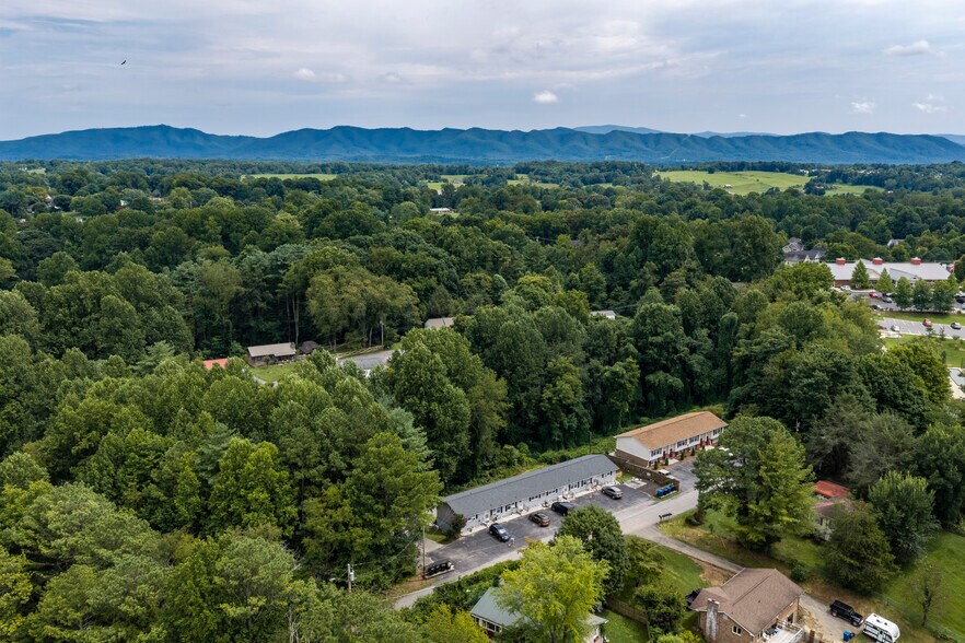 More Photos Of 210 Longview Ave, Jonesborough Apartments For Sale