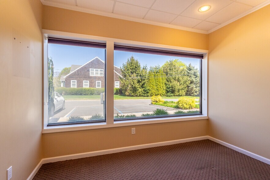More Photos Of 189 Main Rd, Riverhead Medical For Lease