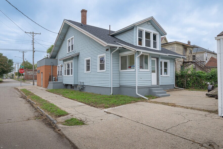 More Photos Of 3000 E 3rd St, Dayton Storefront Retail Residential For Sale