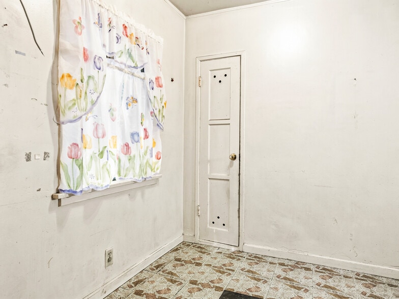 More Photos Of 1218 N Hollywood Way, Burbank Multifamily For Sale