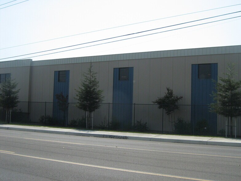 More Photos Of 14655 El Molino St, Fontana Warehouse For Sale
