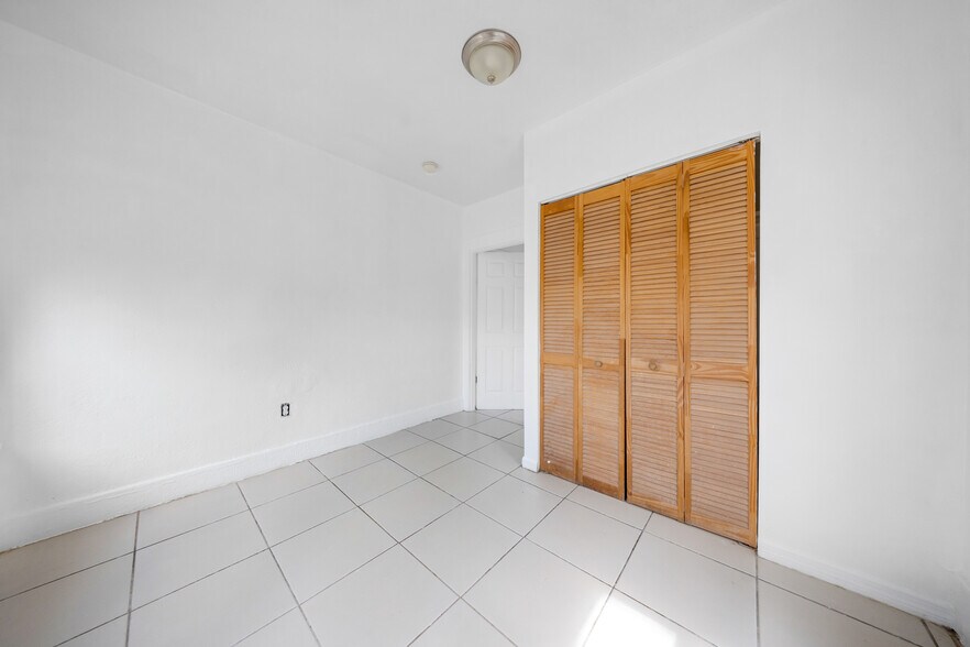 More Photos Of 1035 NW 4th St, Miami Apartments For Sale
