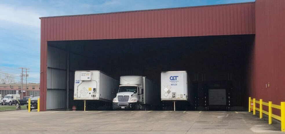 More Photos Of 4848 W 130th St, Cleveland Warehouse For Lease