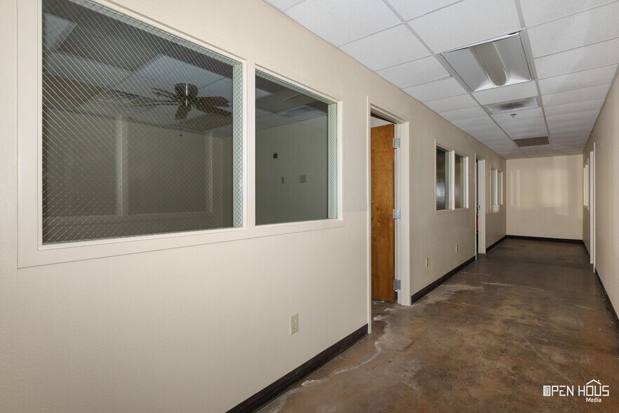 More Photos Of 2200 5th St, Wichita Falls Warehouse For Sale
