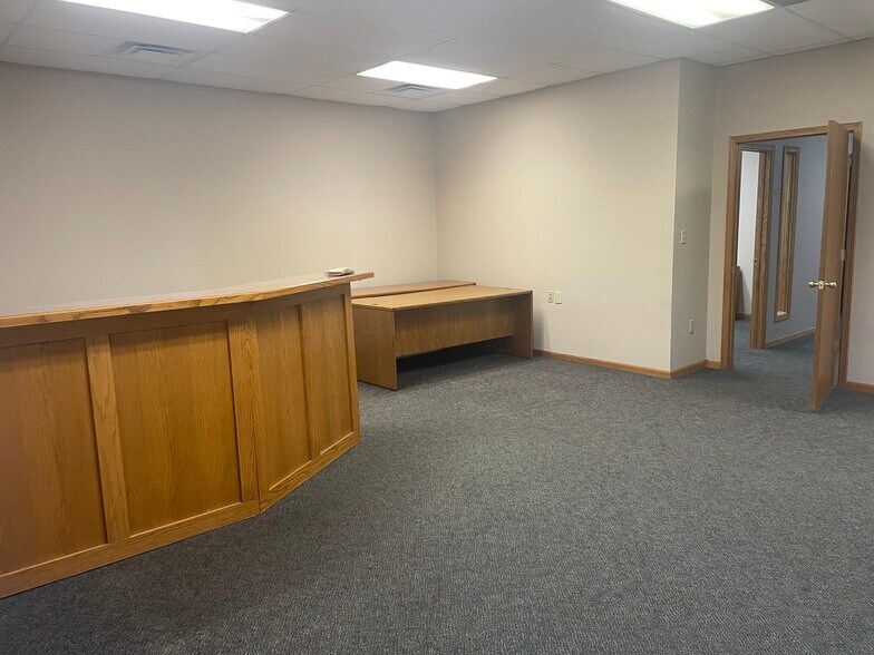 More Photos Of 1603 Main St, Winfield General Retail For Sale