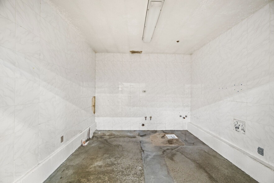 More Photos Of 751 Via Lata, Colton Manufacturing For Sale