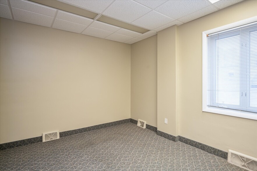 More Photos Of 287 Andrews St, Rochester Medical For Sale