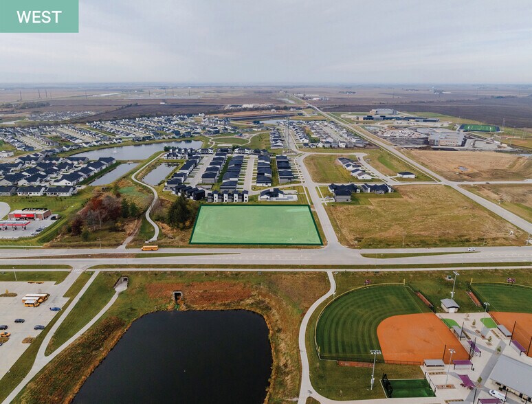 More Photos Of N 10th St & NW Yorktown dr, Waukee General Retail For Sale