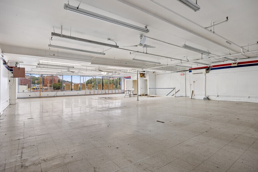 More Photos Of 29 Palisade Ave, Yonkers Storefront For Lease