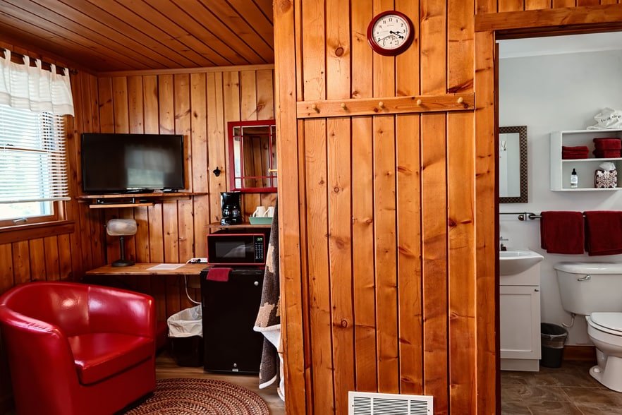 More Photos Of 11481 Main St, Honor Hotel For Sale