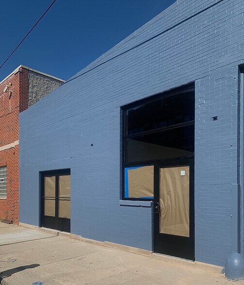 Primary Photo Of 215 N Laflin St, Chicago Showroom For Lease