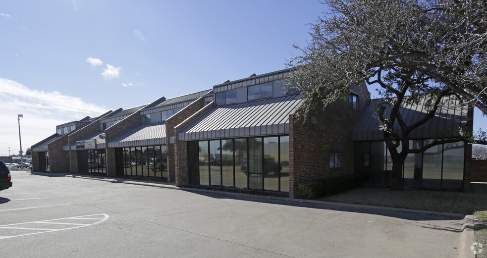 More Photos Of 10995 Plano Rd, Dallas Medical For Lease