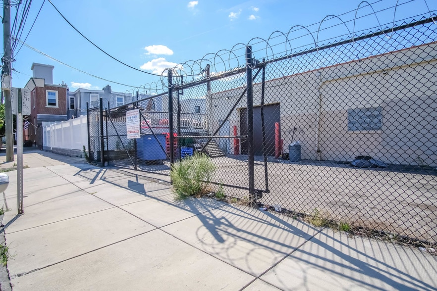 More Photos Of 1100-1104 E Berks St, Philadelphia Flex For Sale