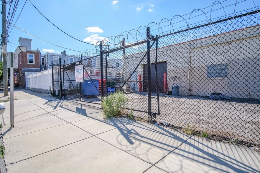 More Photos Of 1100-1104 E Berks St, Philadelphia Flex For Lease