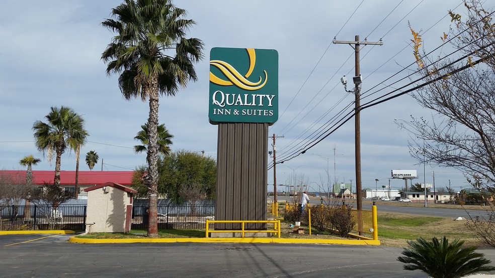 Primary Photo Of 3616 Veterans Blvd, Del Rio Hotel For Sale