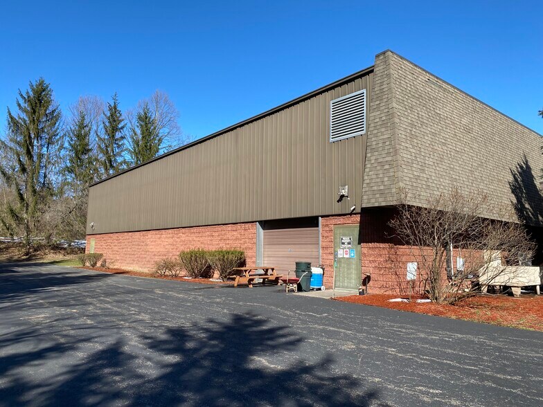 More Photos Of 2051 Fairport Nine Mile Point Rd, Penfield Freestanding For Lease