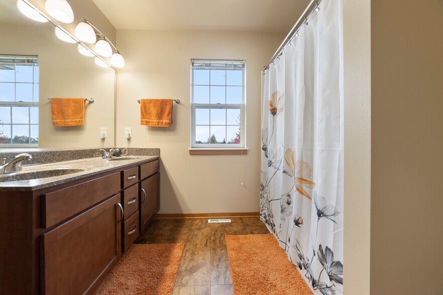 More Photos Of 4868 Innovation Dr, Deforest Apartments For Sale