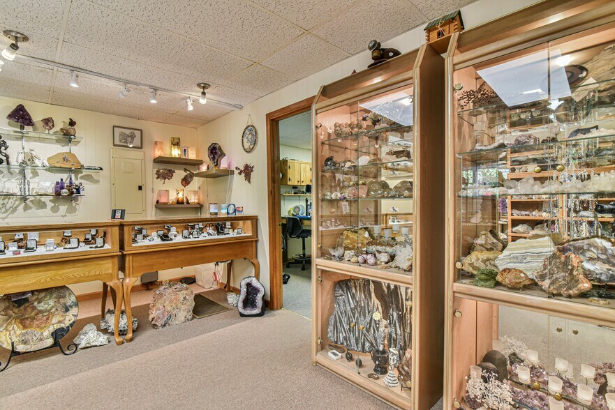 More Photos Of 14622 North Carolina 226, Spruce Pine Freestanding For Sale