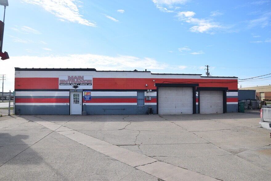 More Photos Of 34091 Groesbeck Hwy, Clinton Township Auto Repair For Sale