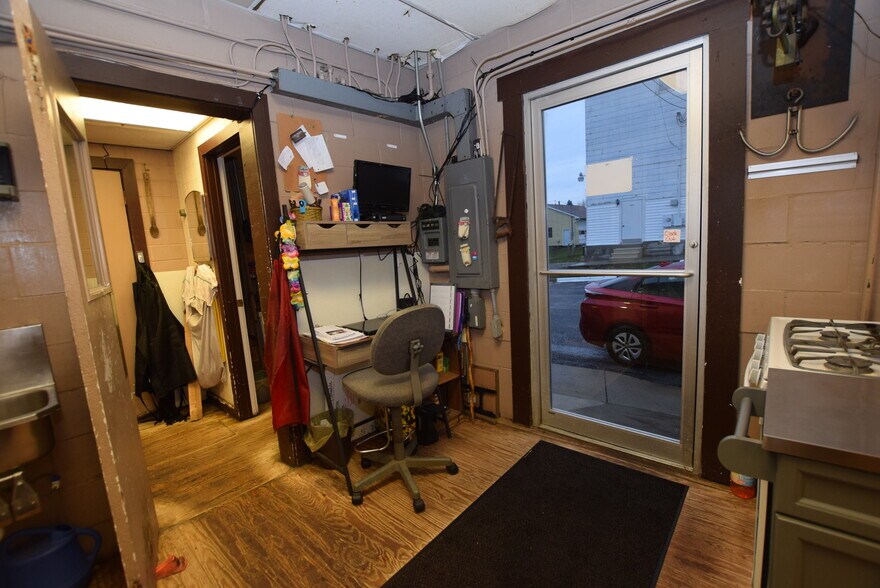More Photos Of 113 Main St, Christiansburg Restaurant For Sale