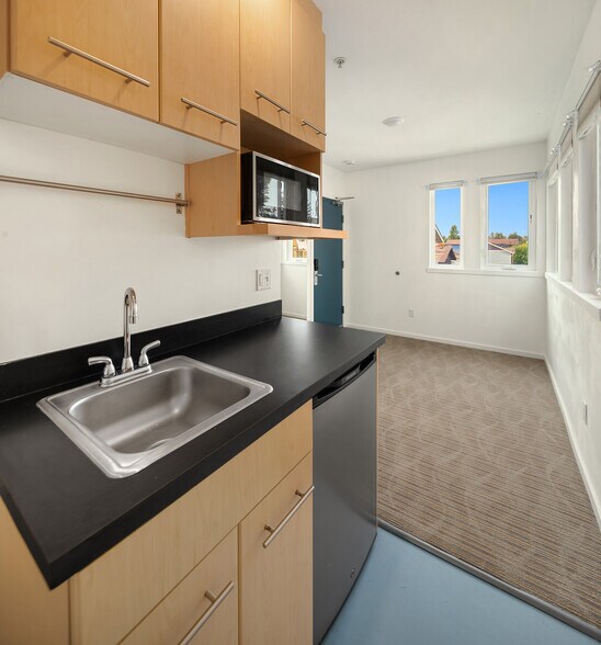 More Photos Of 2418 NW 58th St, Seattle Apartments For Sale