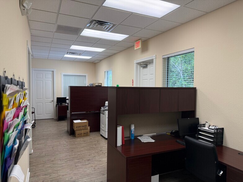More Photos Of 3459 Pine Ridge Rd, Naples Office For Lease