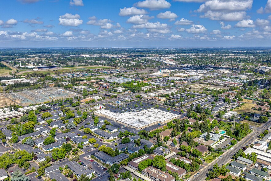 More Photos Of 2312 Villanova Cir, Sacramento Apartments For Sale