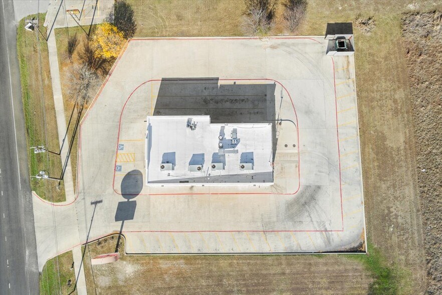 More Photos Of 912 N 38th St, Killeen General Retail For Sale